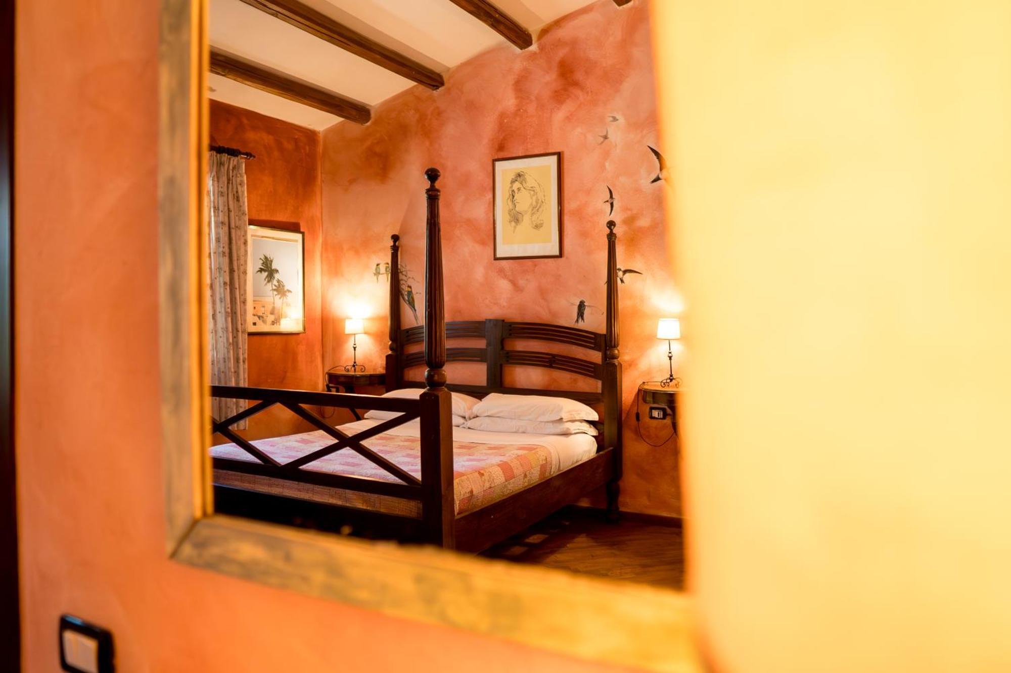 Villa Fattoria Dei Piani Srl à Olmedo Extérieur photo